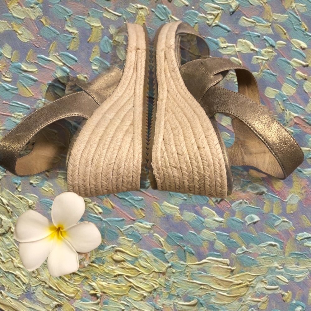 NWOT π‘ EILEEN FISHER Beckon Suede Jute Espadrille Wedge Sandals Bronze Metallic - Picture 11 of 15